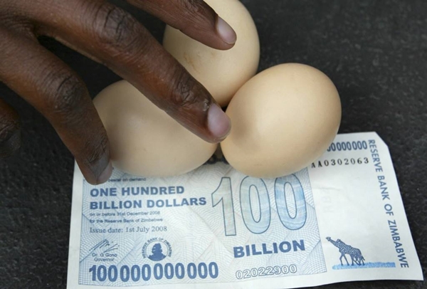 100 billion dolar Zimbabwe boleh beli 3 biji telur