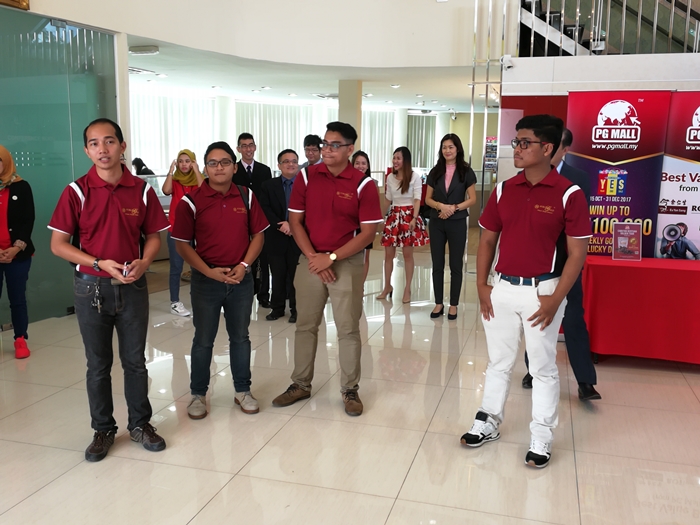 Dealer Public Gold menjadi urusetia trip Public Gold Golden Tour dari kiri Cikgu Ihzam Khairi, Syed Ammar, Amirul Aiman dan Syarif Jamil